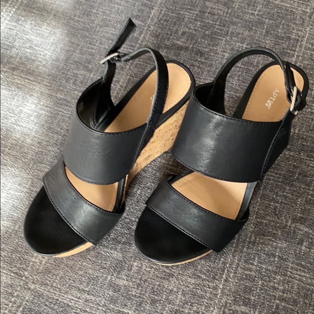 Apt 9 Black Wedges